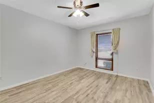 44 E Mountain Creek Dr, Grand Prairie, TX 75052 - Photo 20