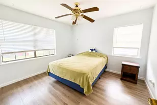 1915 English St, Irving, TX 75061 - Photo 10
