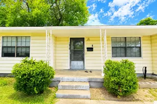 1915 English St, Irving, TX 75061 - Photo 2