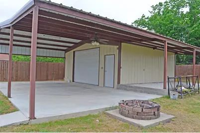 2024 Walker Street, Granbury, TX 76048 - Photo 4