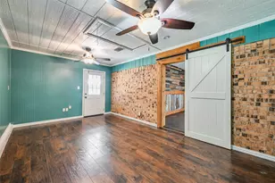 2024 Walker St, Granbury, TX 76048 - Photo 14