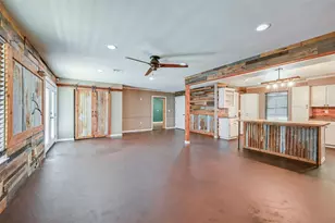 2024 Walker St, Granbury, TX 76048 - Photo 8