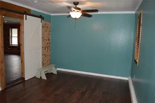 2024 Walker St, Granbury, TX 76048 - Photo 16