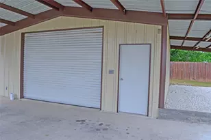 2024 Walker St, Granbury, TX 76048 - Photo 16