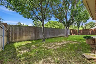1235 Clearwater Dr, Grand Prairie, TX 75052 - Photo 20