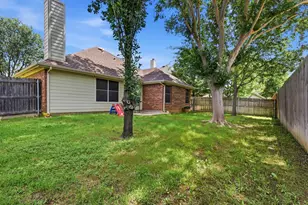 1235 Clearwater Dr, Grand Prairie, TX 75052 - Photo 22