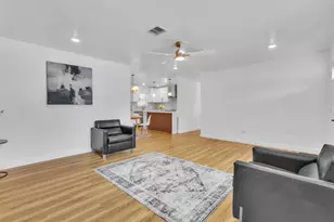 203 E 7th St, Irving, TX 75060 - Photo 6