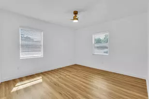 203 E 7th St, Irving, TX 75060 - Photo 18