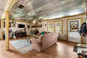 418 S Broadway St, Meridian, TX 76665 - Photo 10