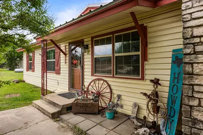 418 S Broadway Street, Meridian, TX 76665 - Photo 1