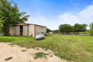 418 S Broadway St, Meridian, TX 76665 - Photo 4