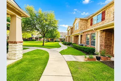 2743 Hyde Park Drive, Grand Prairie, TX 75050 - Photo 4