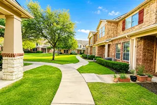 2743 Hyde Park Dr, Grand Prairie, TX 75050 - Photo 4