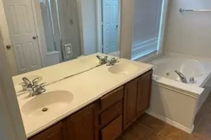 1740 Hidden Brook Dr, Grand Prairie, TX 75050 - Photo 6