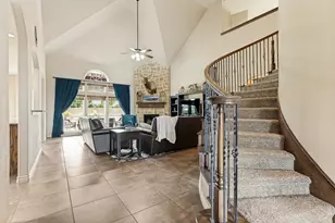 1635 Desert Hills Dr, Fort Worth, TX 76052 - Photo 2