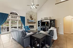 1635 Desert Hills Dr, Fort Worth, TX 76052 - Photo 6