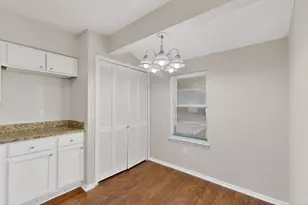 2718 Wesleyan Dr, Irving, TX 75062 - Photo 12