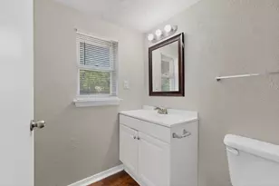 2718 Wesleyan Dr, Irving, TX 75062 - Photo 28