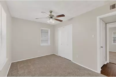 2718 Wesleyan Drive, Irving, TX 75062 - Photo 30