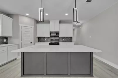 225 NW 16th Street, Grand Prairie, TX 75050 - Photo 16