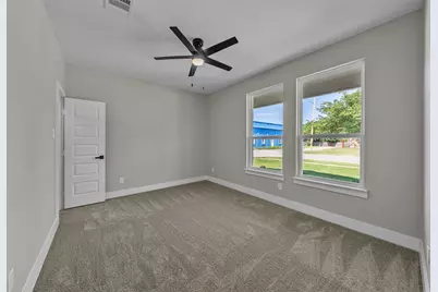 225 NW 16th Street, Grand Prairie, TX 75050 - Photo 10