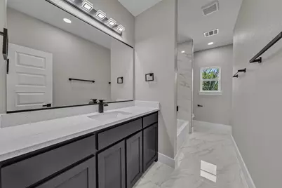 225 NW 16th Street, Grand Prairie, TX 75050 - Photo 28
