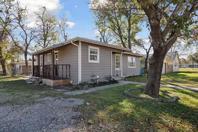 306 N Walnut Street, Roanoke, TX 76262 - Photo 2