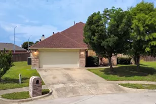 1435 Fleetwood Cove Dr, Grand Prairie, TX 75052 - Photo 4