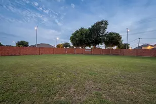 1435 Fleetwood Cove Dr, Grand Prairie, TX 75052 - Photo 36
