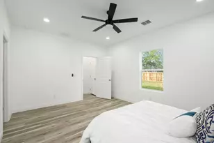 228 E Windjammer Rd, Gun Barrel City, TX 75156 - Photo 10