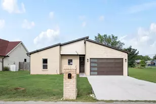 228 E Windjammer Rd, Gun Barrel City, TX 75156 - Photo 18