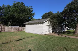 431 W Collins St, Stephenville, TX 76401 - Photo 6