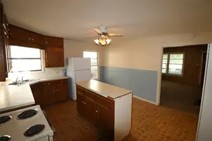 431 W Collins St, Stephenville, TX 76401 - Photo 24