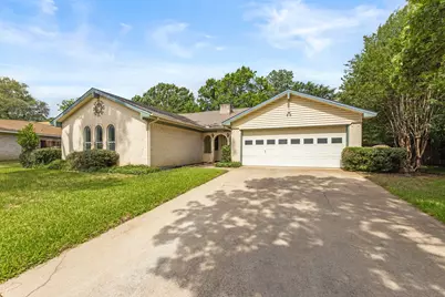 2502 Ashbury Drive, Arlington, TX 76015 - Photo 2
