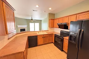 106 Constitution Dr, Euless, TX 76040 - Photo 6