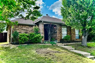 2246 Arbor Creek Dr, Carrollton, TX 75010 - Photo 2