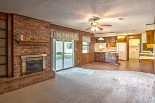 808 S Jefferson St, Pilot Point, TX 76258 - Photo 12