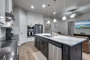 4033 Orchard Park Ln, Midlothian, TX 76065 - Photo 4