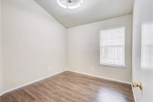917 Mulder Dr, Arlington, TX 76001 - Photo 8