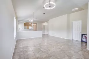 917 Mulder Dr, Arlington, TX 76001 - Photo 2