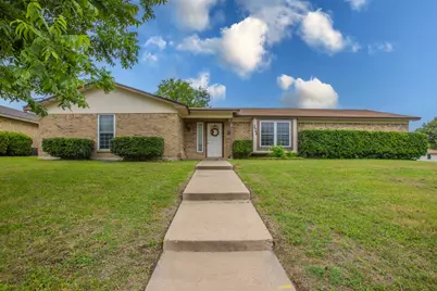 329 Alamosa Drive, Hewitt, TX 76643 - Photo 1