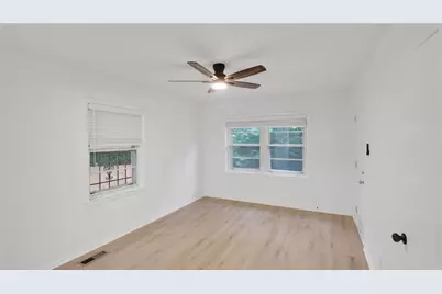 3016 Loganwood, Dallas, TX 75227 - Photo 10
