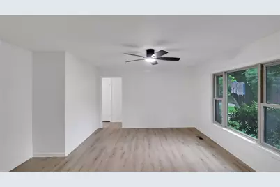 3016 Loganwood, Dallas, TX 75227 - Photo 4