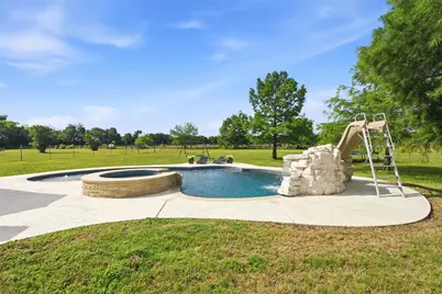 9390 Lakeridge Drive, Princeton, TX 75407 - Photo 8