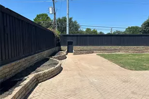 10711 Cromwell Dr, Dallas, TX 75229 - Photo 34