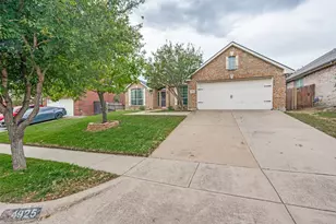 4925 Bolero Ct, Fort Worth, TX 76135 - Photo 2