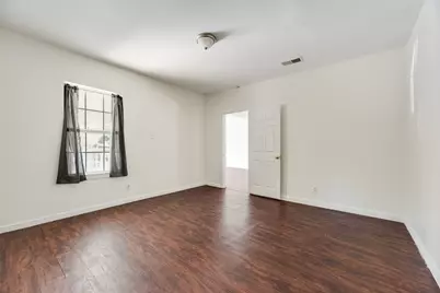 1327 E Baltimore Avenue, Fort Worth, TX 76104 - Photo 10