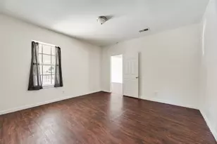 1327 E Baltimore Ave, Fort Worth, TX 76104 - Photo 10