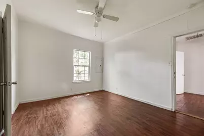 1327 E Baltimore Avenue, Fort Worth, TX 76104 - Photo 8