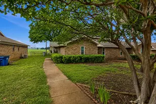 1731 Jenkins Ln, Glenn Heights, TX 75154 - Photo 2